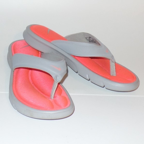 nike grey flip flops